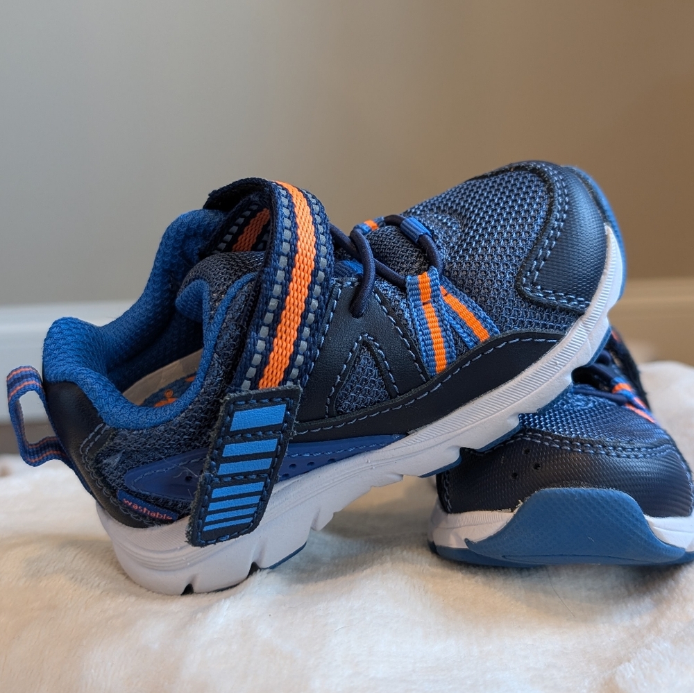 NWOT Stride Rite 💙 🧡 Extra wide sneakers 6 toddler